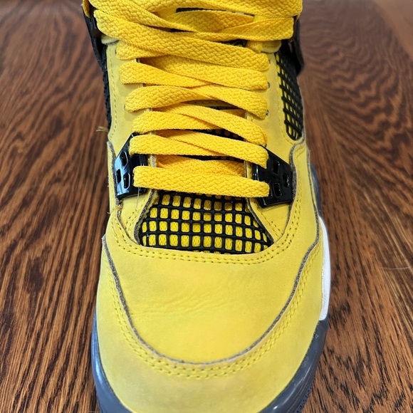 Nike Air Jordan Retro Big Kid size 4.5 - Picture 3 of 14